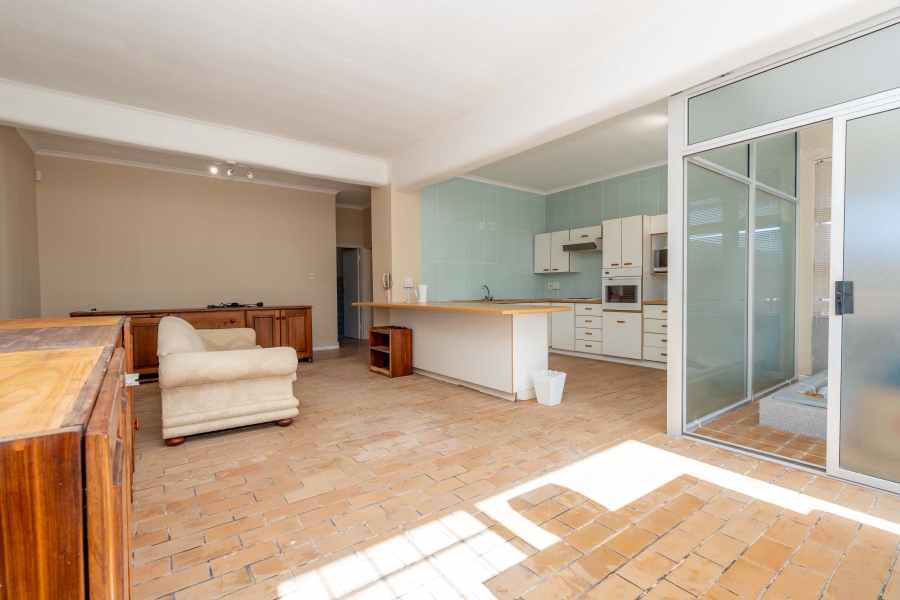 8 Bedroom Property for Sale in Middedorp Western Cape